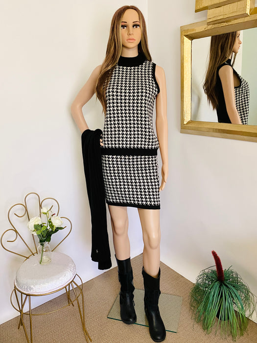 Houndstooth’s B/W Knitted Set