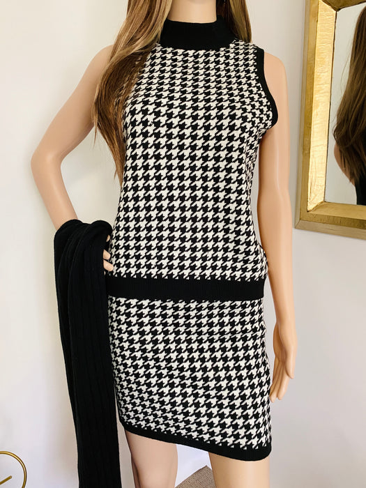 Houndstooth’s B/W Knitted Set