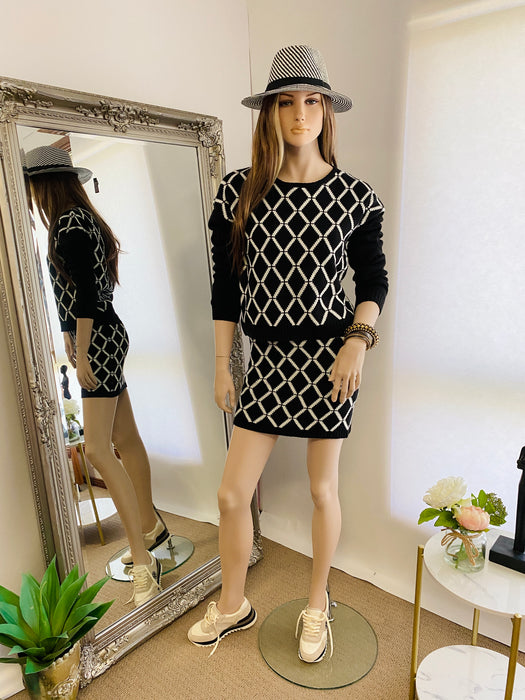 Cecil Mcbee B/W Knitted Diamond Set